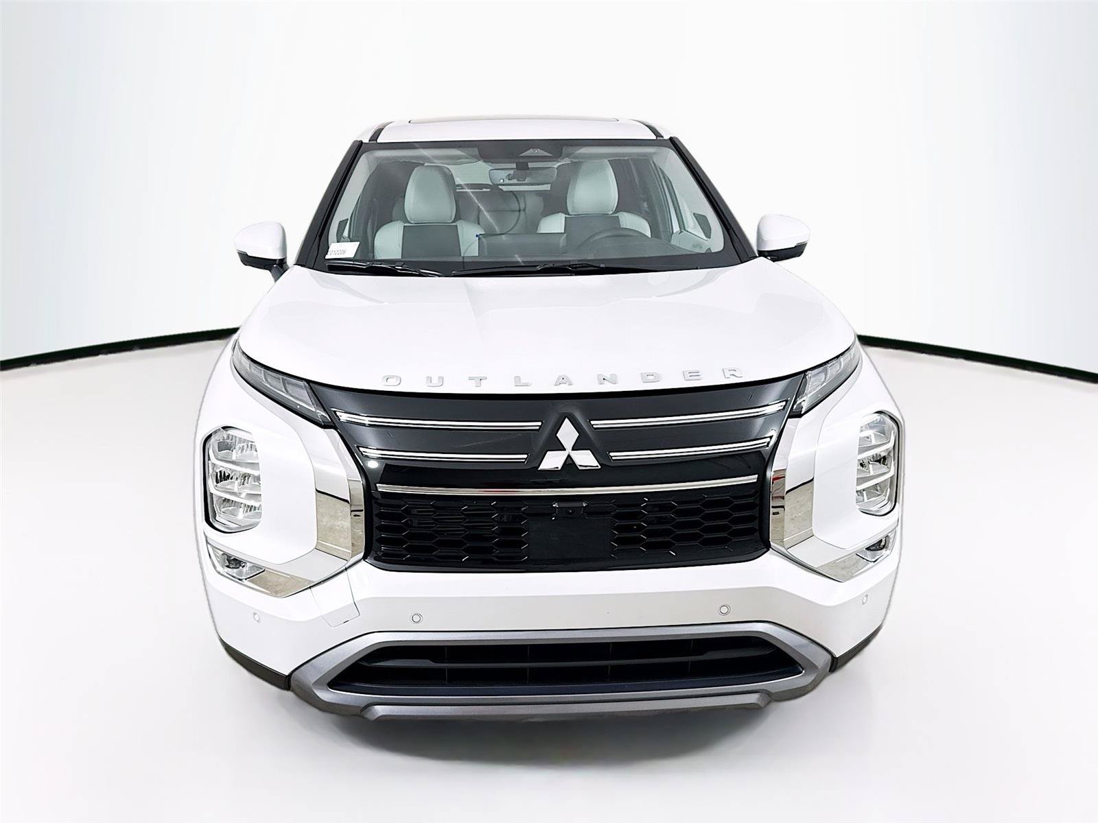 New 2026 Mitsubishi Outlander SE FWD image 3