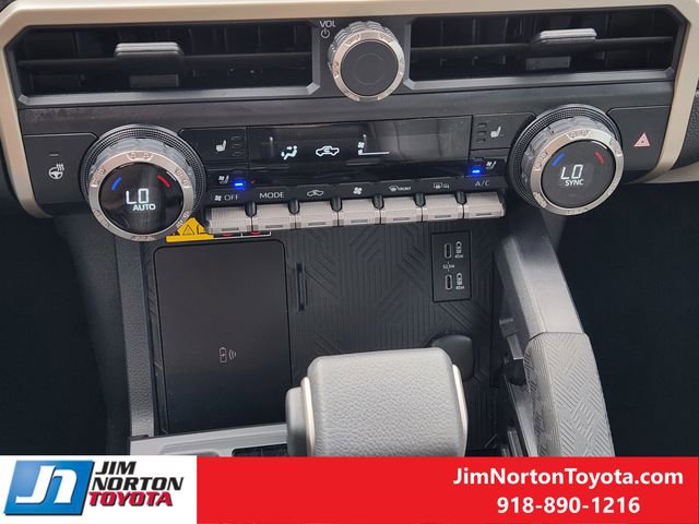 Used 2025 Toyota Tacoma Limited AWD/4WD image 20