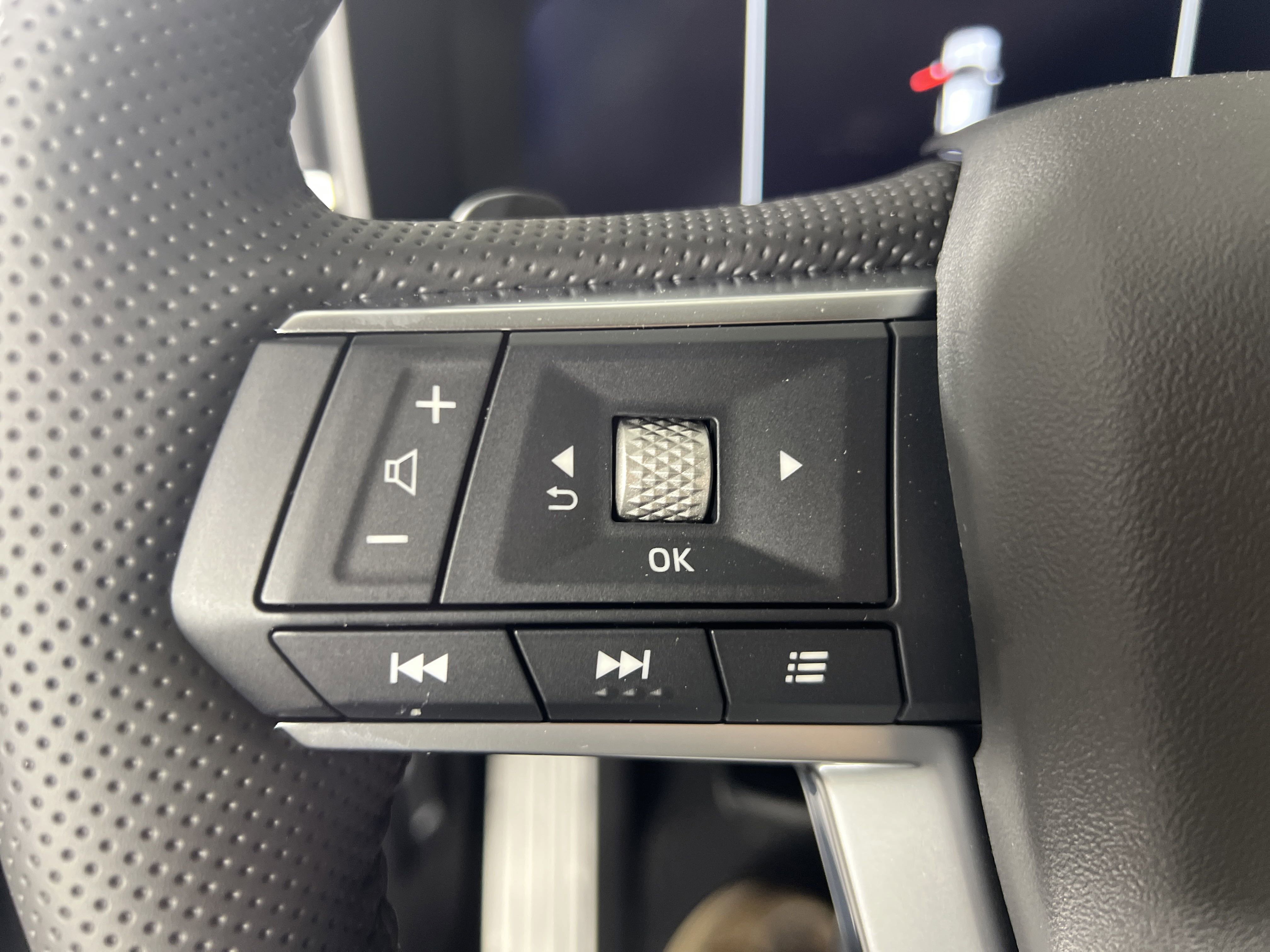 New 2025 Mitsubishi Outlander SEL image 18