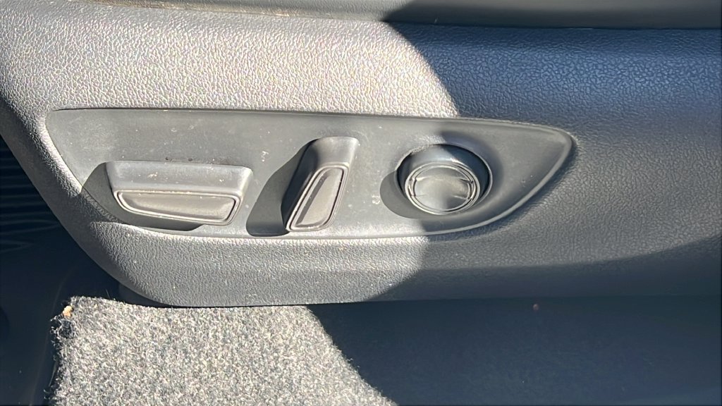 Used 2021 Toyota RAV4 Limited AWD/4WD image 16