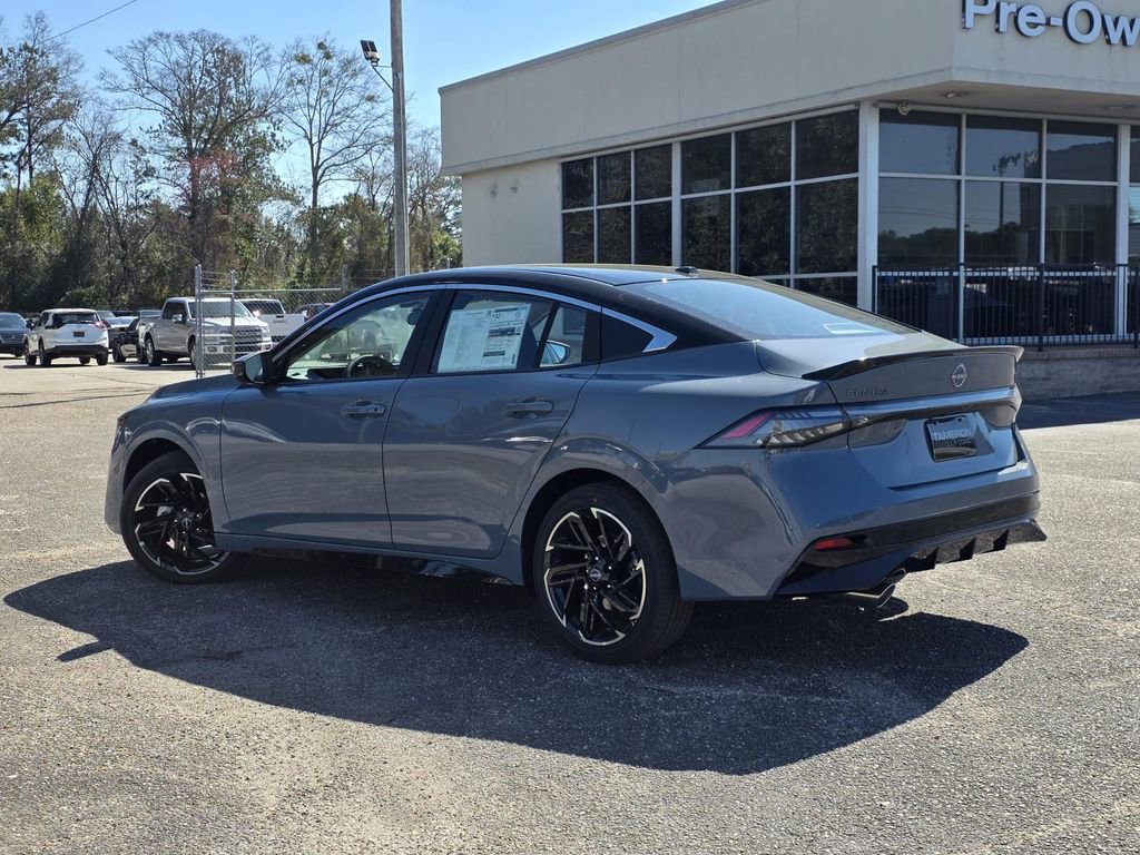 New 2026 Nissan Sentra SR w/ Floor Mat Package FWD image 5