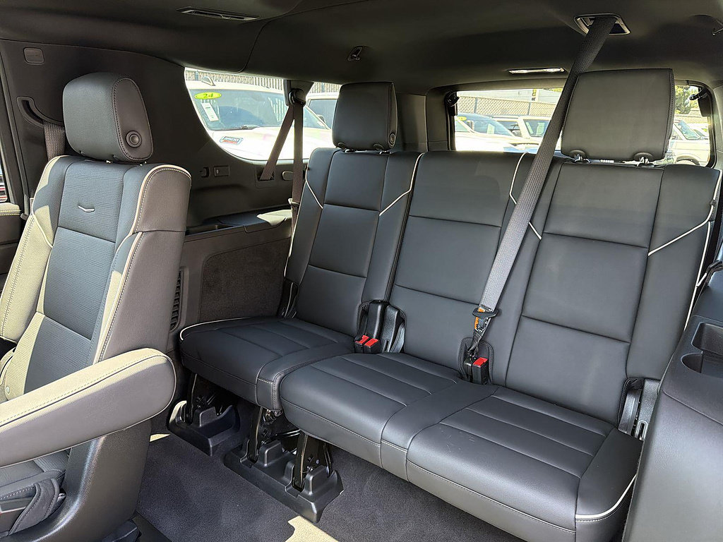 Used 2026 Cadillac Escalade ESV Luxury RWD image 43