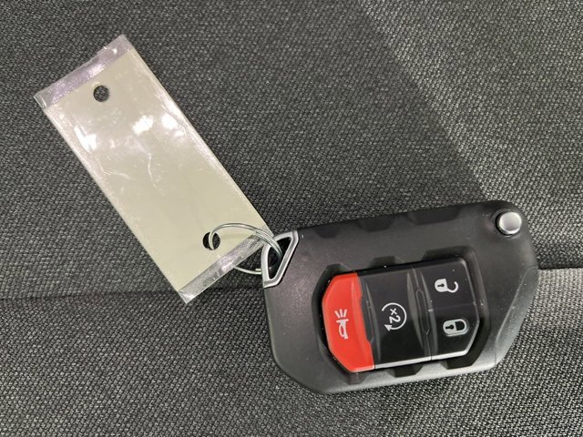 Used 2025 Jeep Wrangler Sport image 17