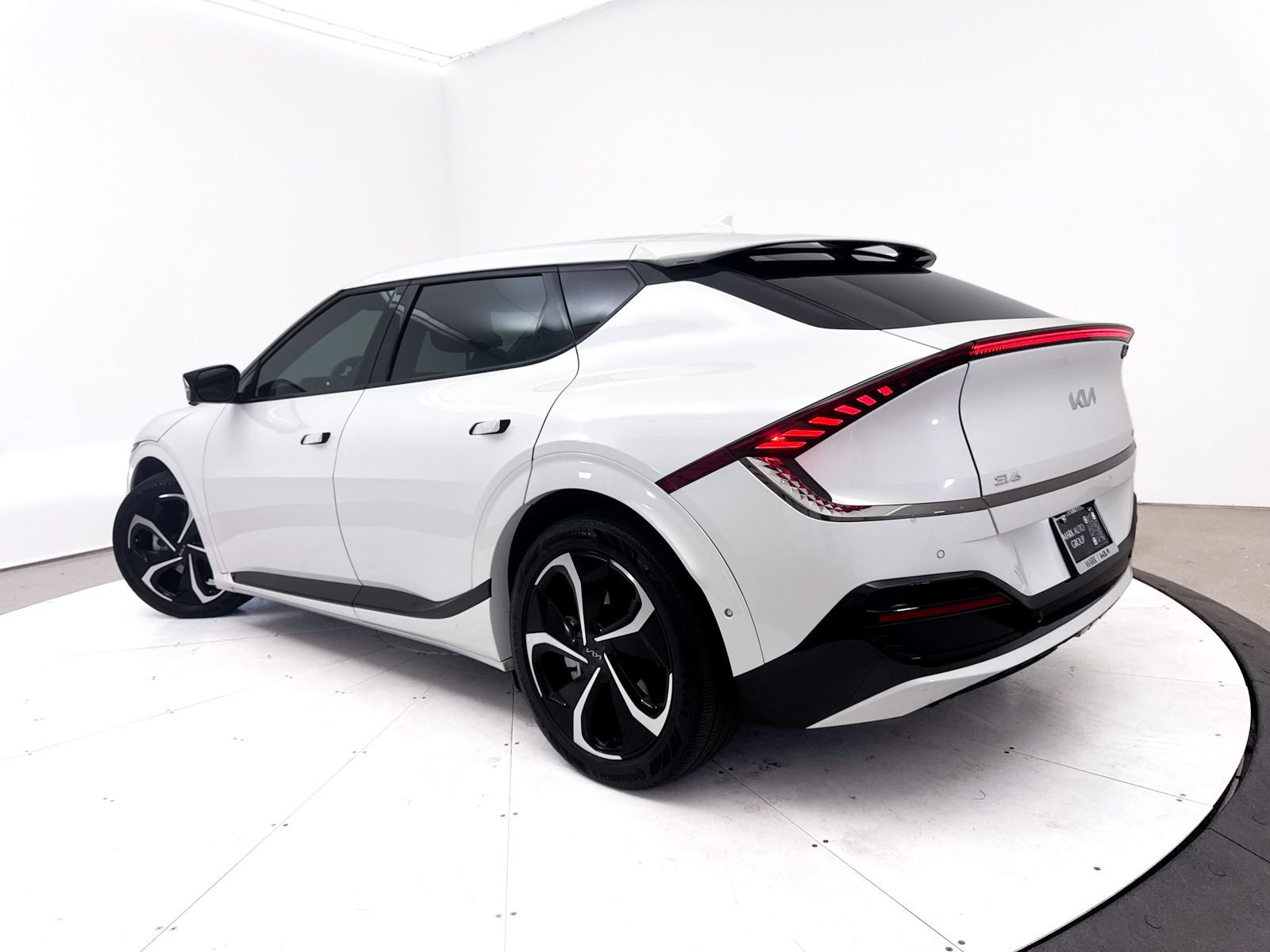 Certified 2023 Kia EV6 GT-Line AWD/4WD image 2