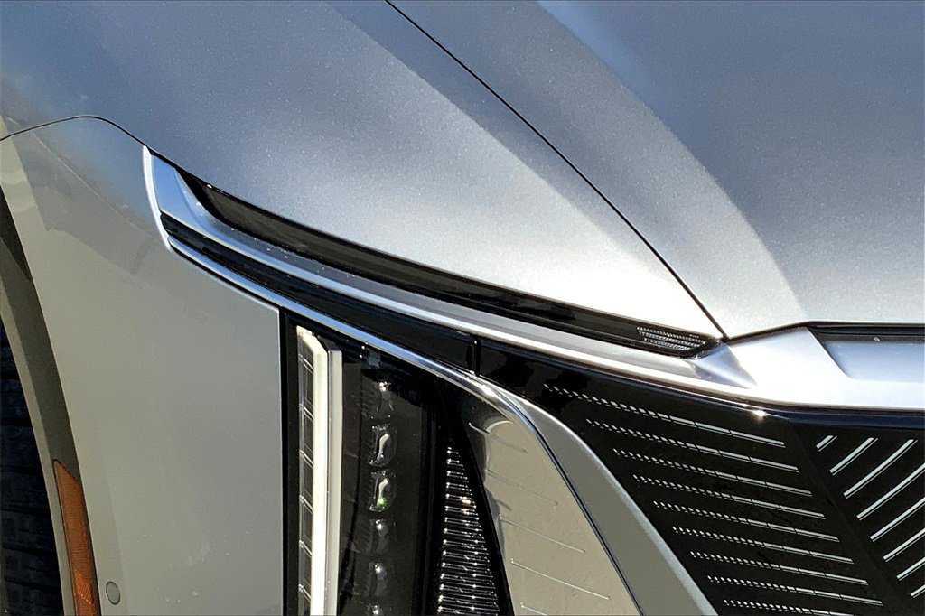 New 2025 Cadillac Lyriq Luxury image 14