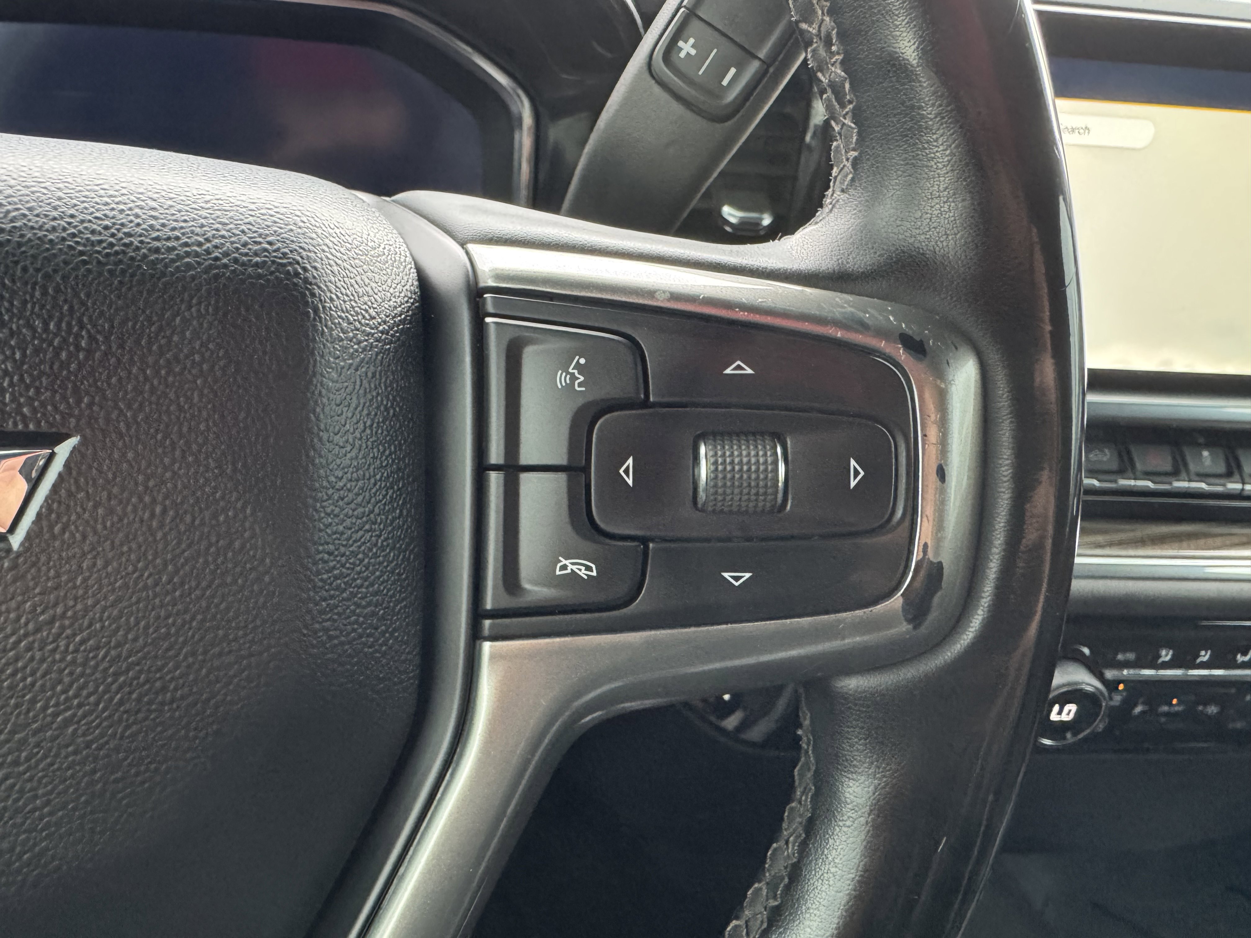 Used 2024 Chevrolet Silverado 2500 LT image 30