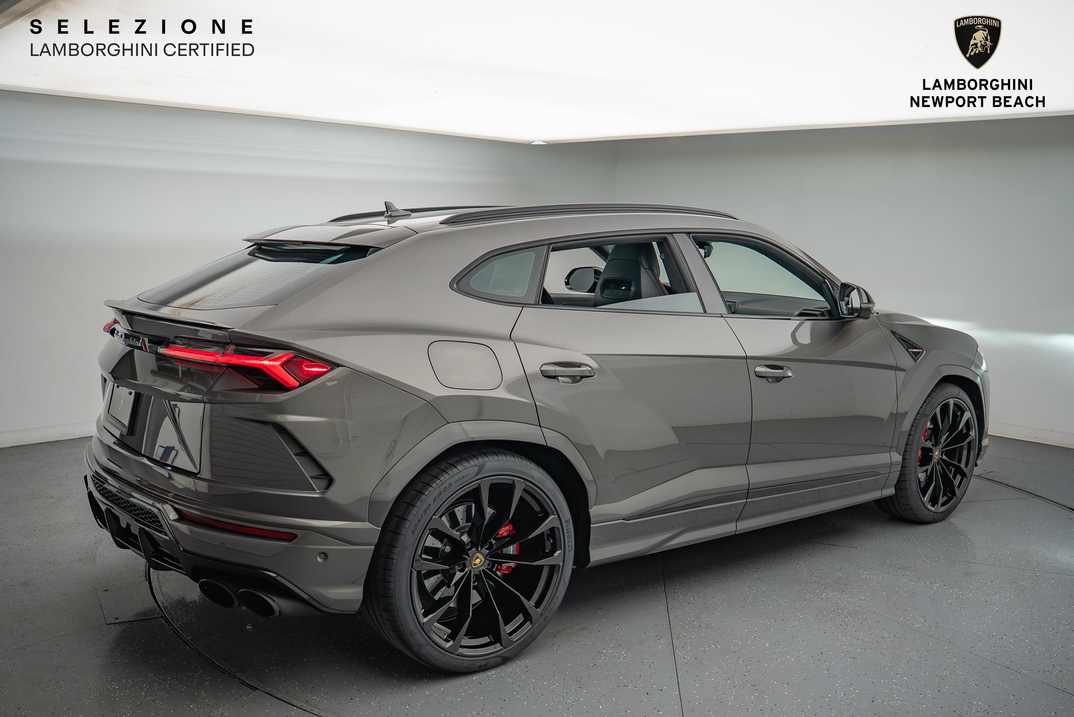 Used 2022 Lamborghini Urus AWD/4WD image 18