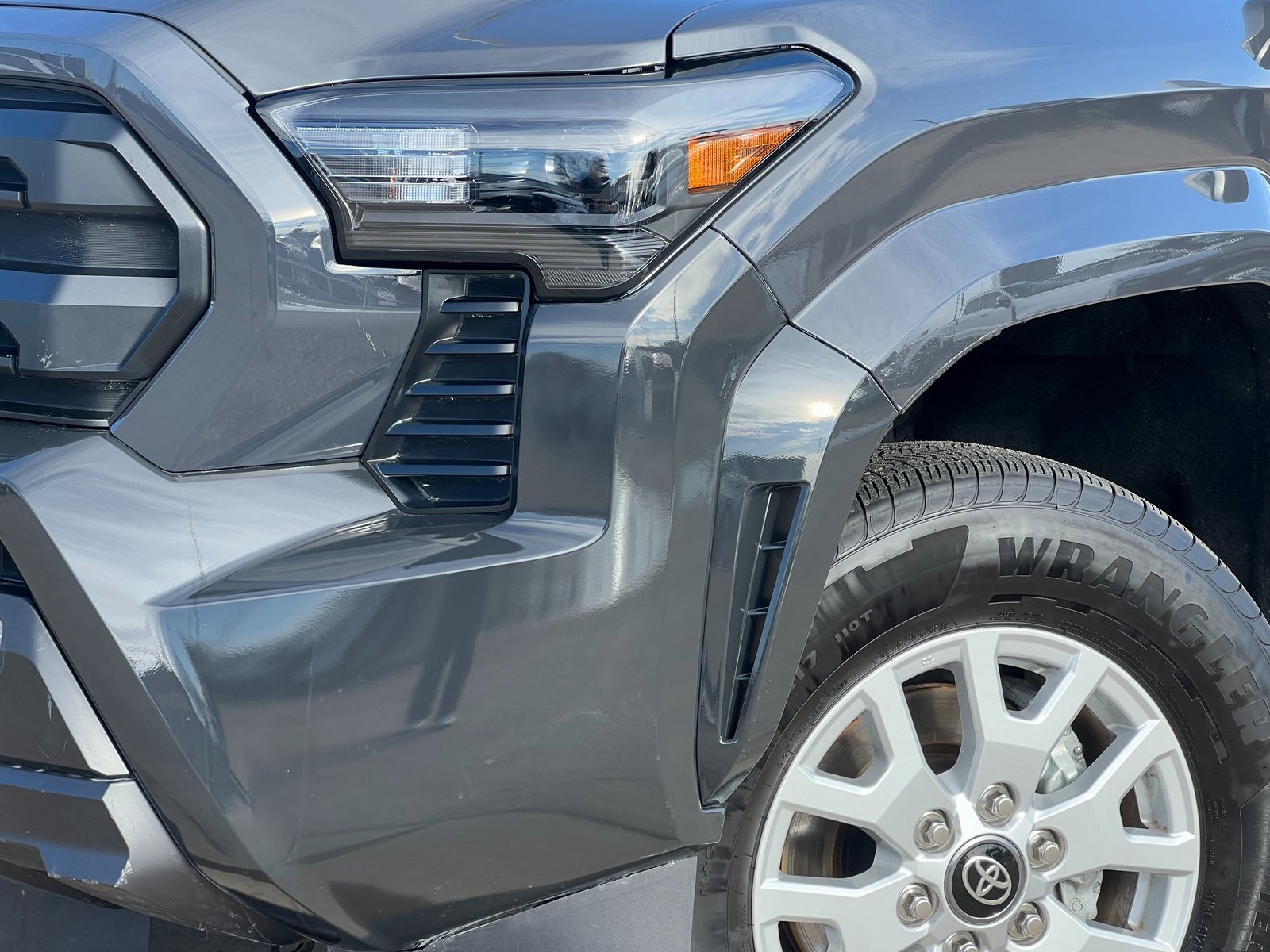 Used 2025 Toyota Tacoma SR5 image 11