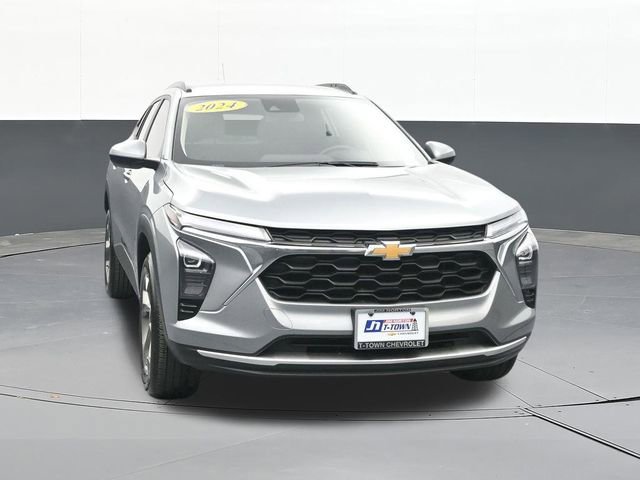 Used 2024 Chevrolet Trax LT w/ Driver Confidence Package FWD image 25