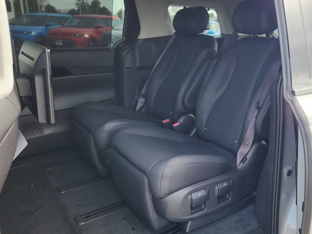 New 2025 Kia Carnival SX Prestige image 11