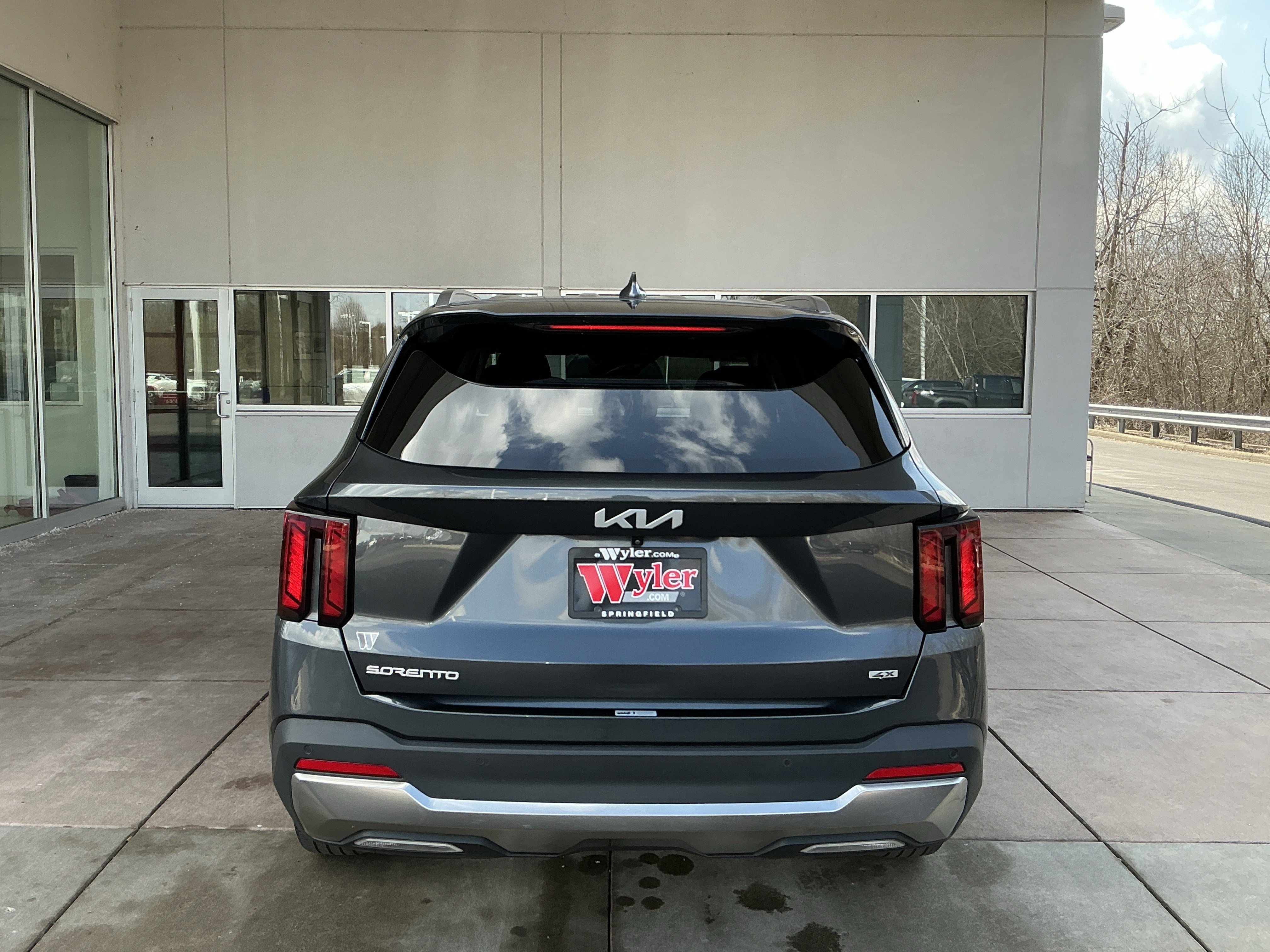 Used 2024 Kia Sorento S image 21