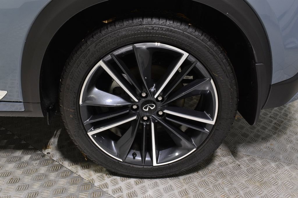 Certified 2025 INFINITI QX55 Essential w/ Accent Package image 39