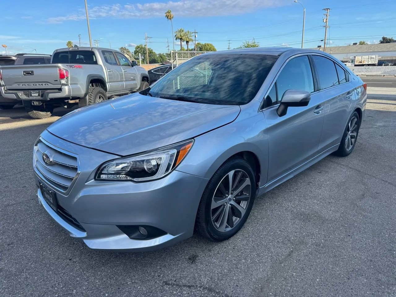 Used 2017 Subaru Legacy 3.6R Limited AWD/4WD image 3