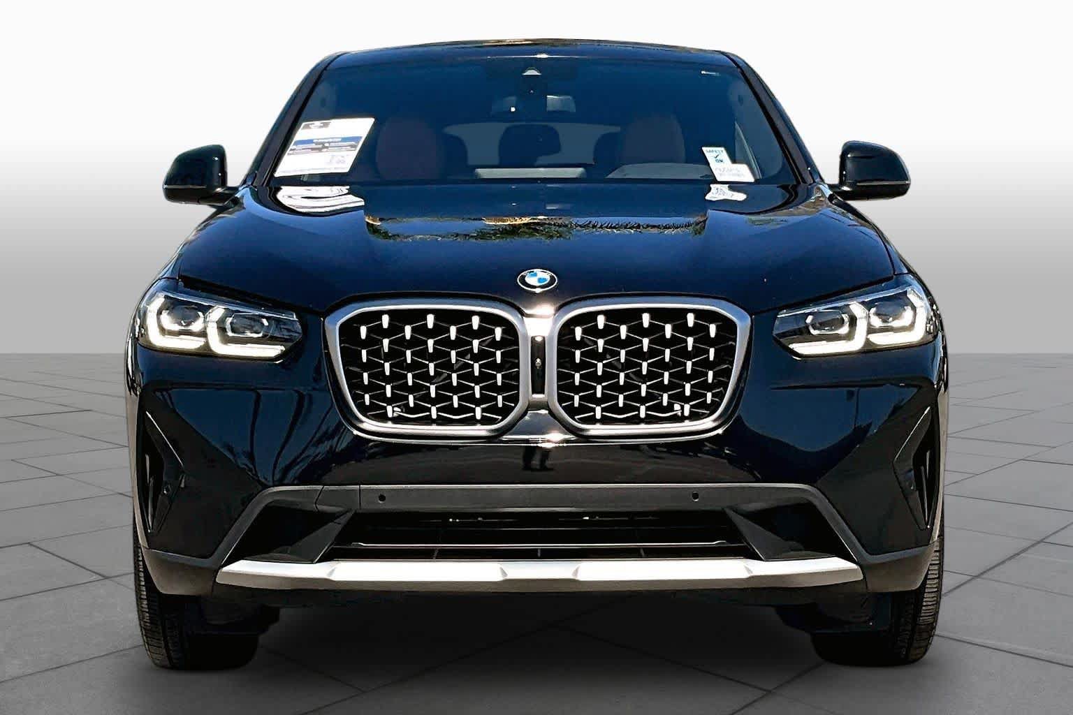 Used 2024 BMW X4 xDrive30i w/ Premium Package AWD/4WD image 3