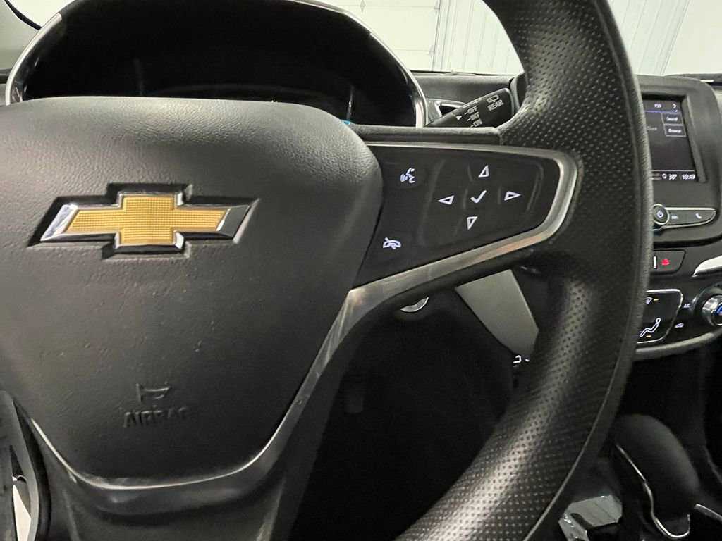 Used 2023 Chevrolet Equinox LS image 34