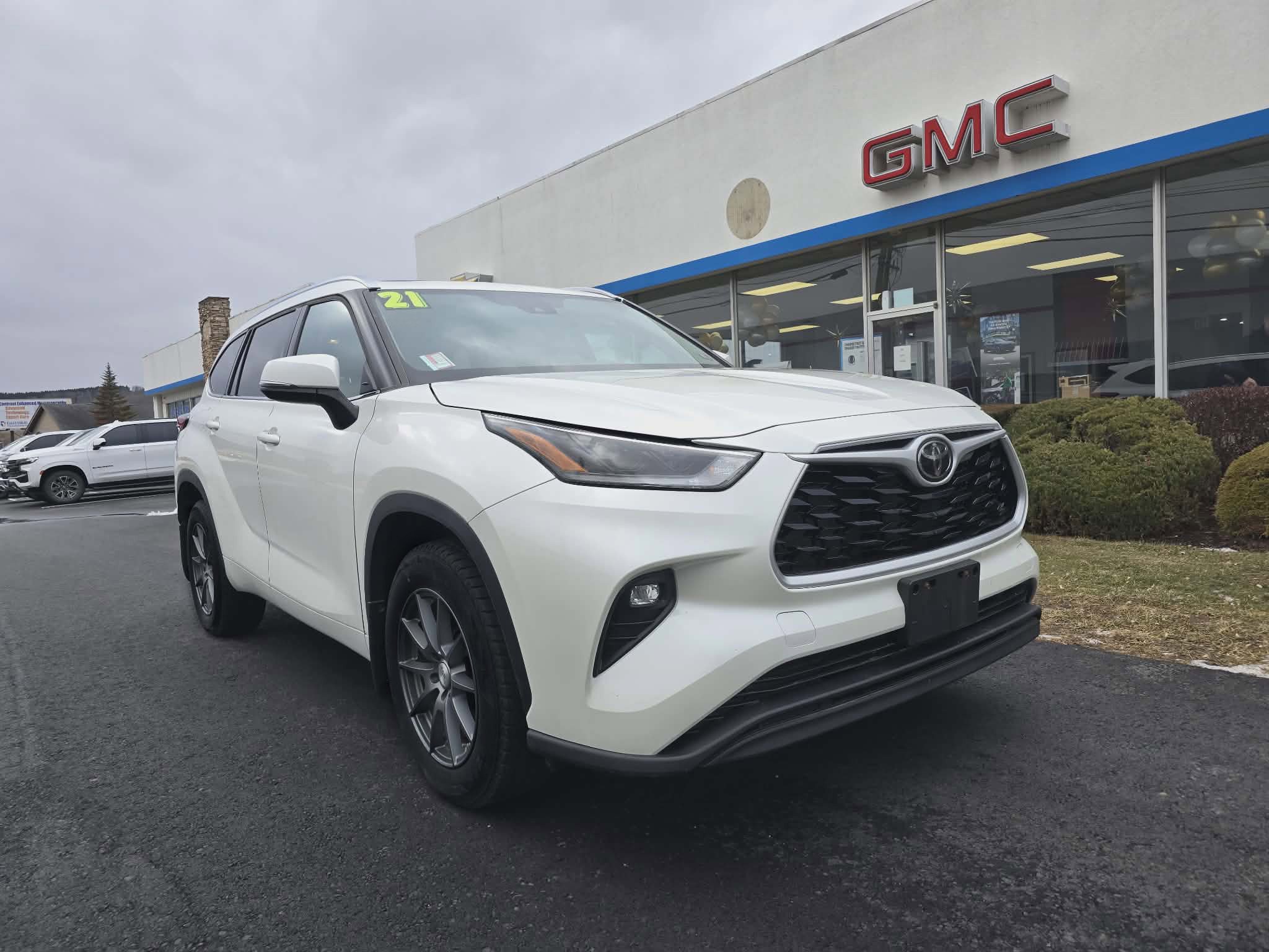 Used 2021 Toyota Highlander XLE