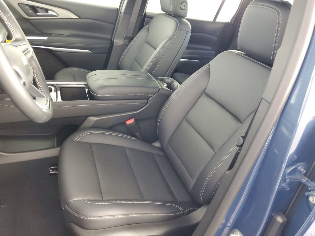 Used 2026 Chevrolet Traverse LT w/ Driver Confidence Package image 12