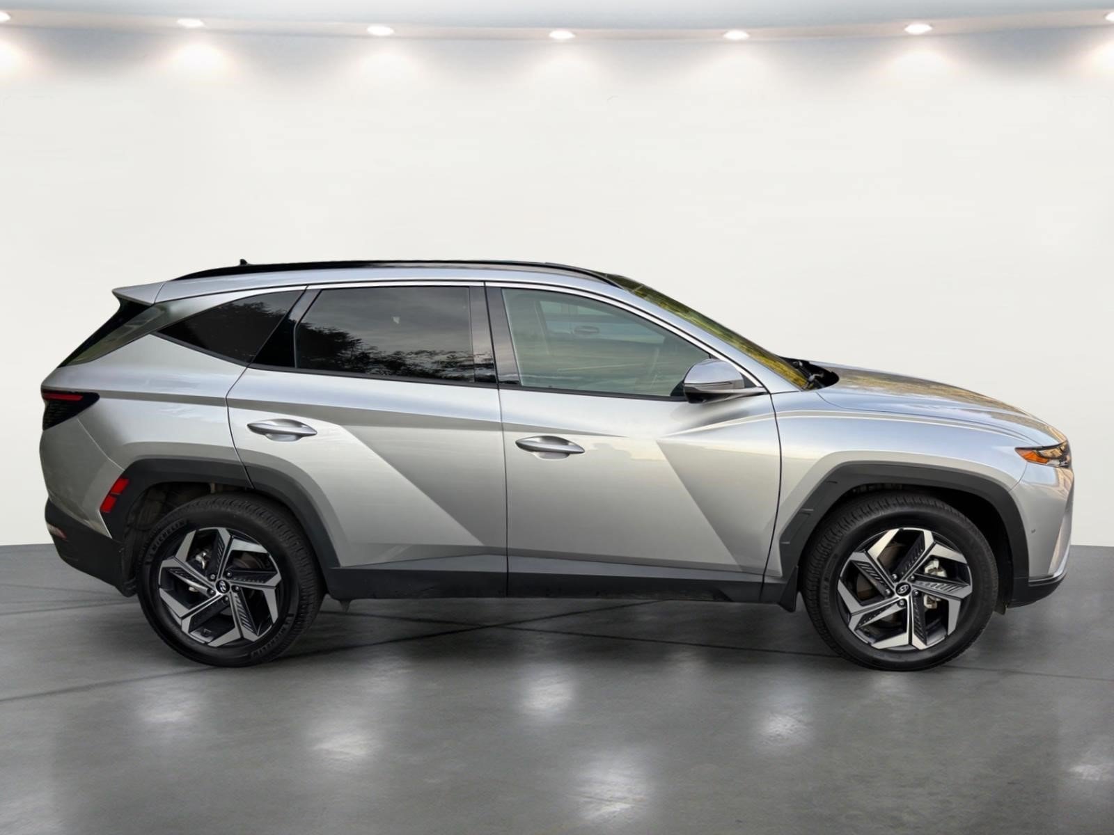 Used 2024 Hyundai Tucson Limited AWD/4WD image 12