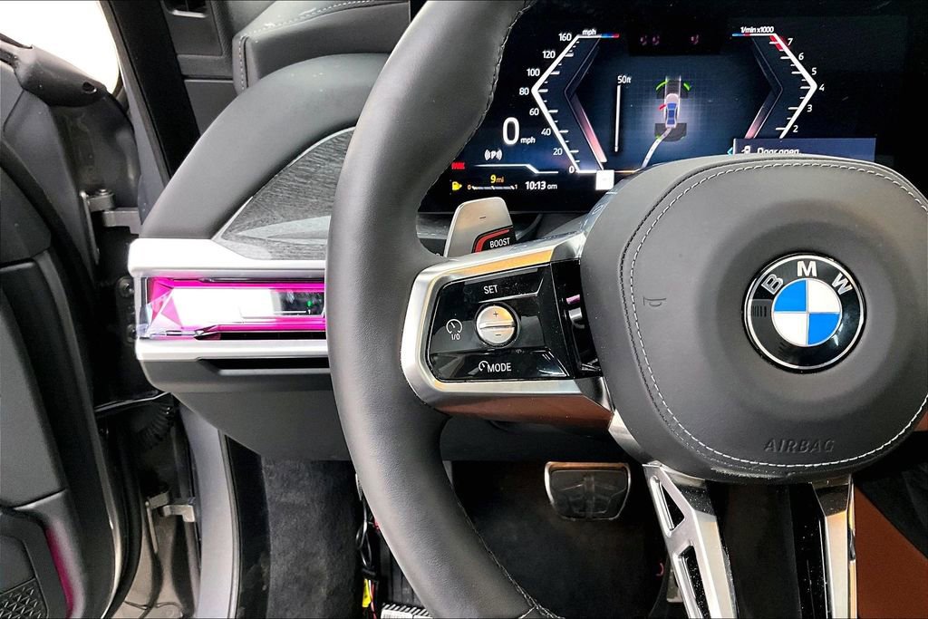 Used 2025 BMW 740i image 27