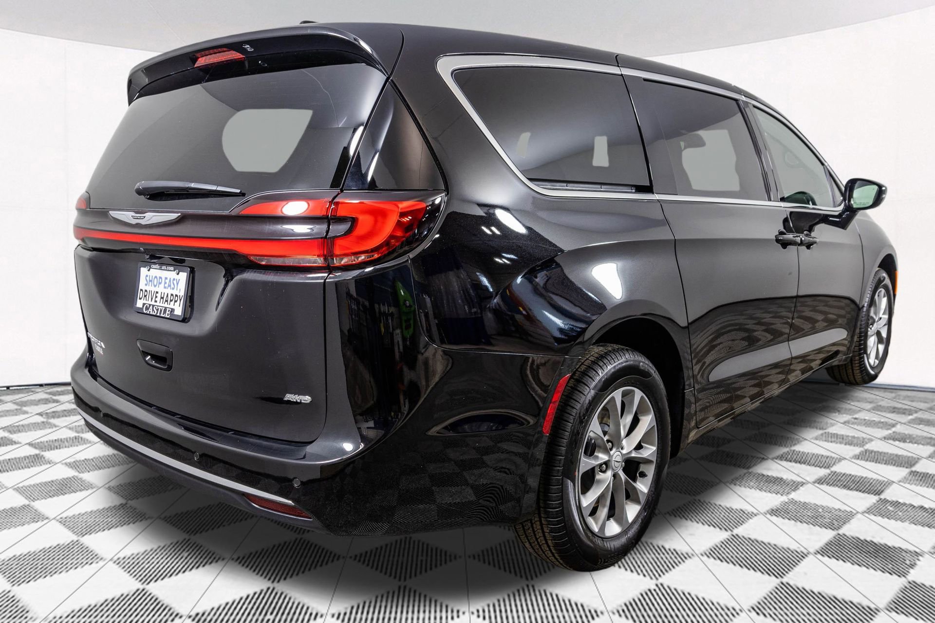 New 2026 Chrysler Pacifica Select AWD/4WD image 13