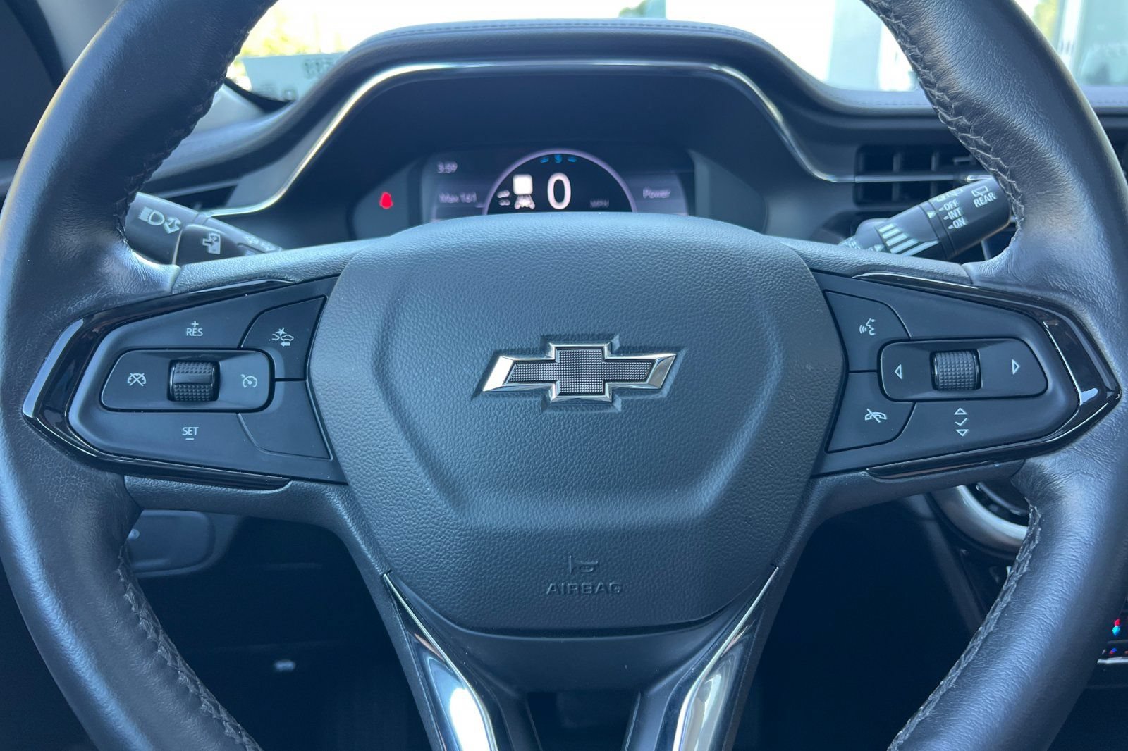 Used 2023 Chevrolet Bolt EUV Premier w/ Sun & Sound Package FWD image 34