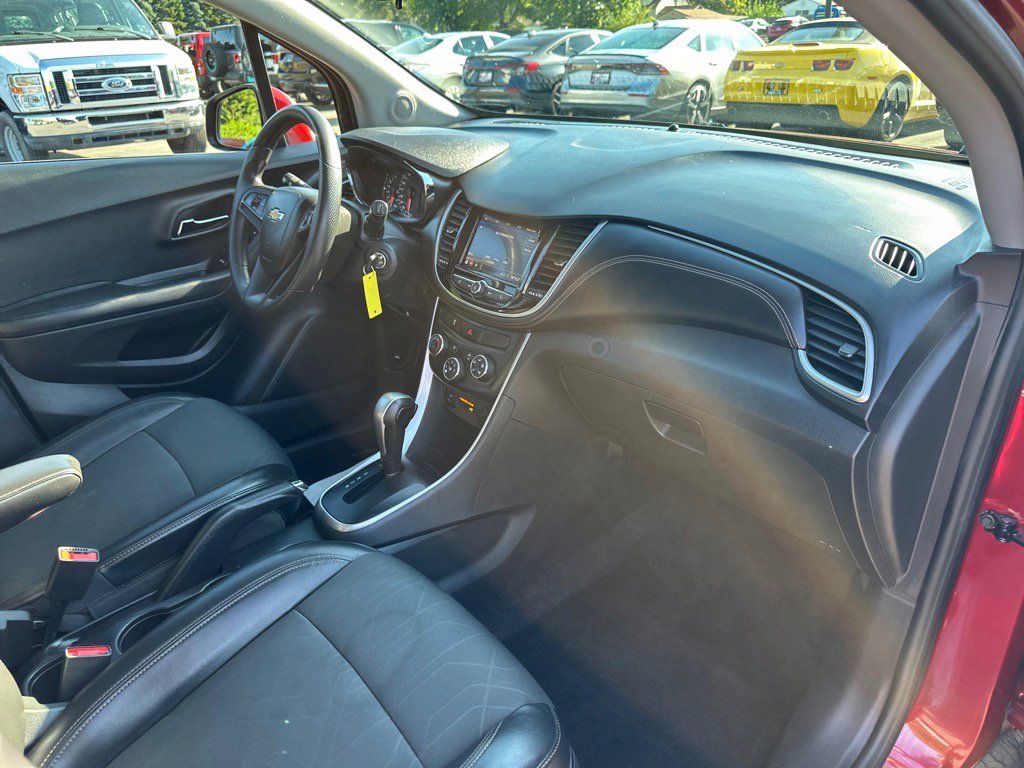 Used 2021 Chevrolet Trax LT image 19