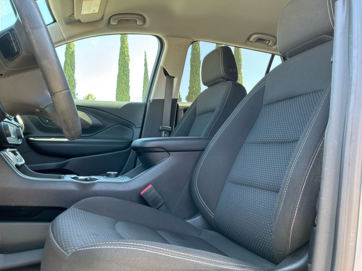 Used 2023 GMC Terrain SLE FWD image 17