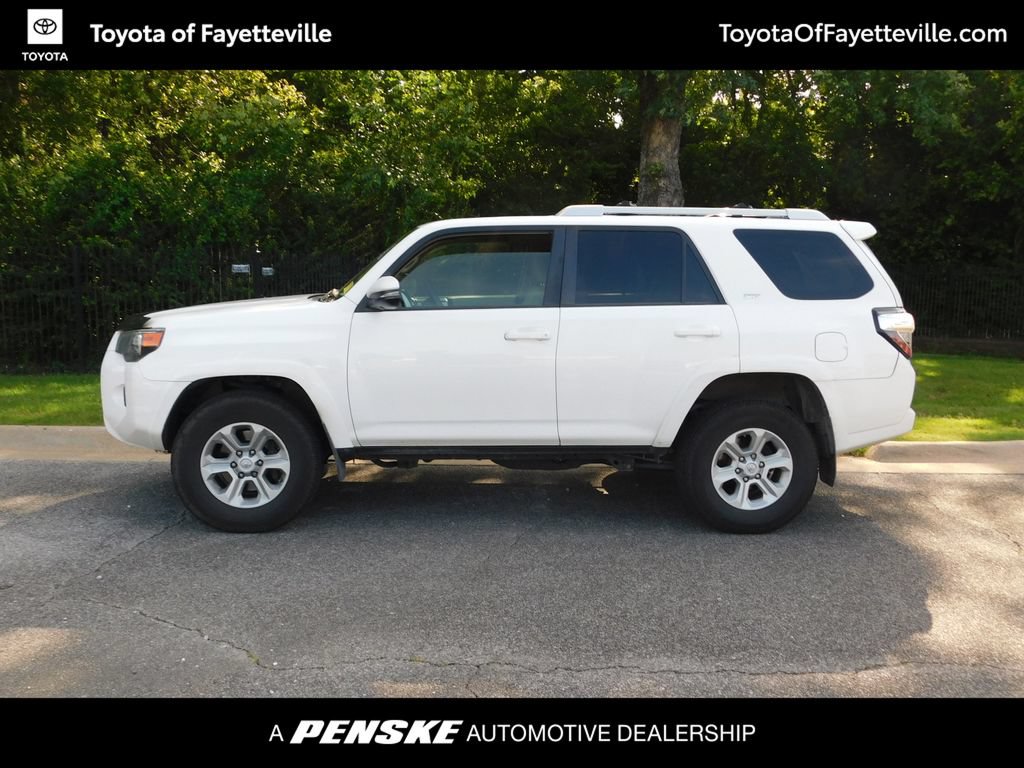 Used 2016 Toyota 4Runner SR5 AWD/4WD image 2