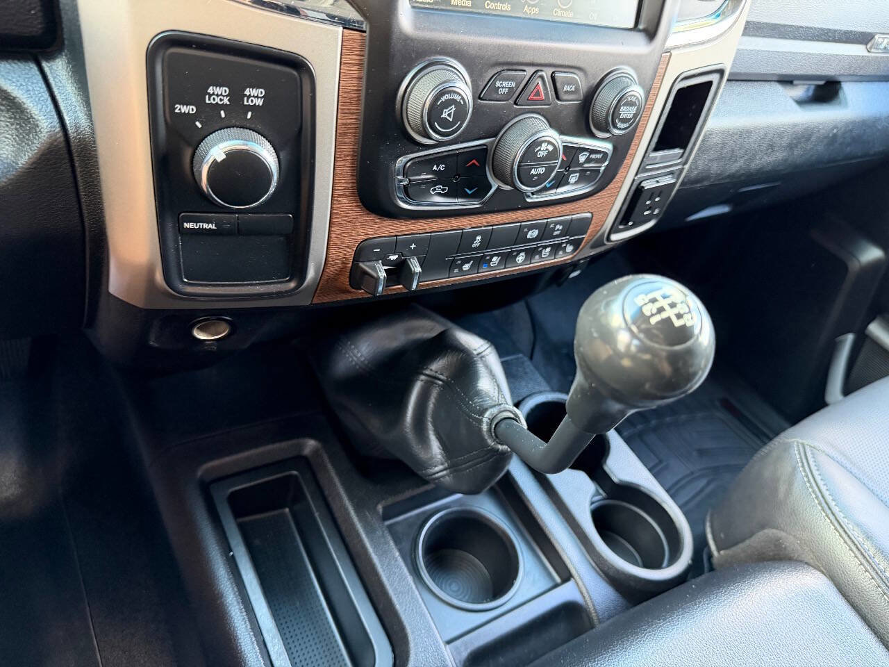 Used 2014 RAM 3500 Laramie w/ Cold Weather Group AWD/4WD image 15