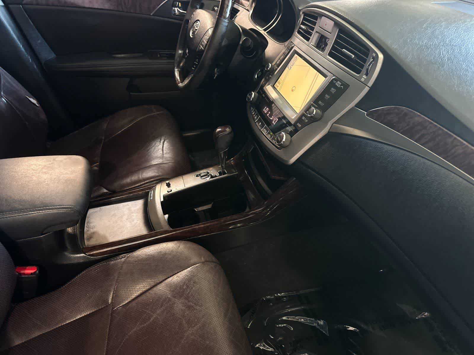 Used 2011 Toyota Avalon Limited FWD image 16