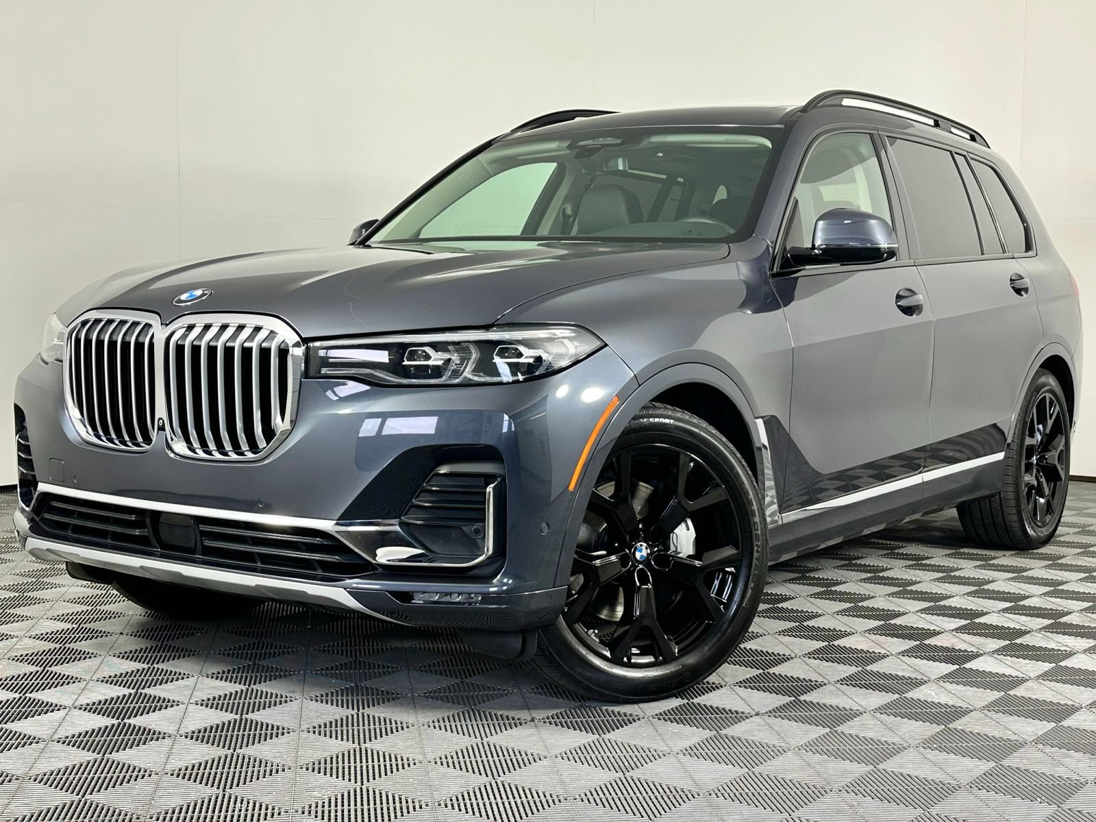 Used 2021 BMW X7 xDrive40i w/ Premium Package AWD/4WD image 42