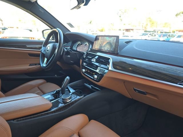 Used 2019 BMW 540i w/ Premium Package RWD image 16