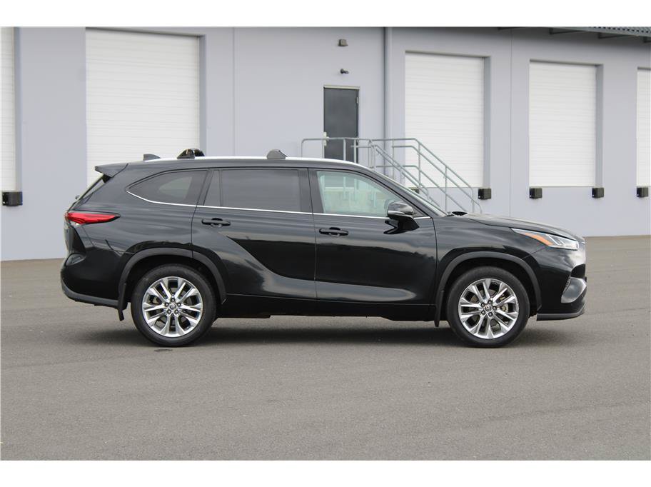 Used 2020 Toyota Highlander Limited AWD/4WD image 4