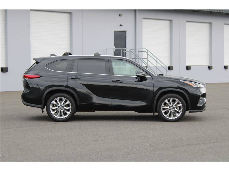 Used 2020 Toyota Highlander Limited AWD/4WD image 4