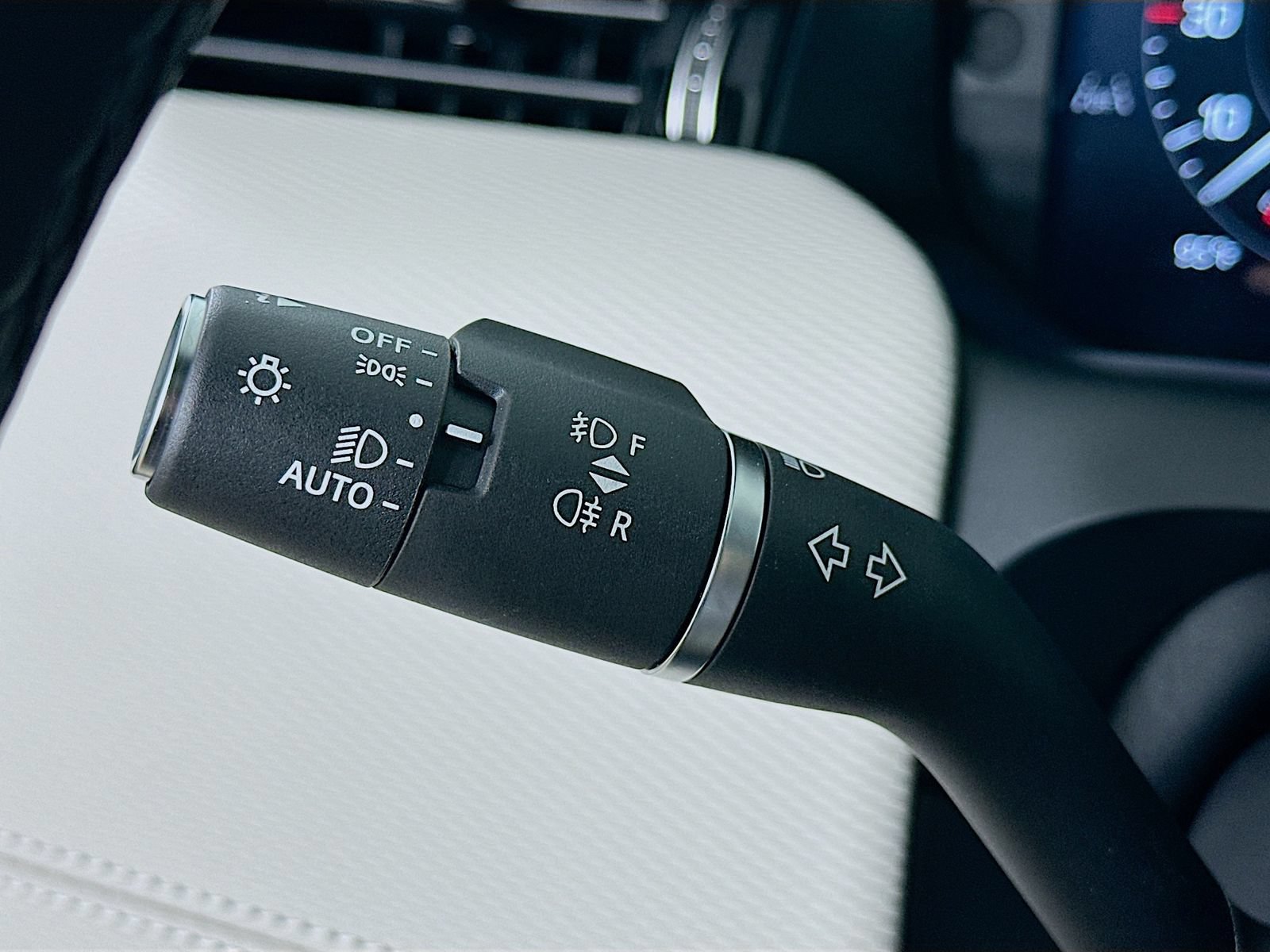 New 2026 Land Rover Discovery Sport Landmark AWD/4WD image 21