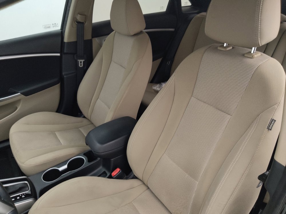 Used 2014 Hyundai Elantra GT FWD image 17