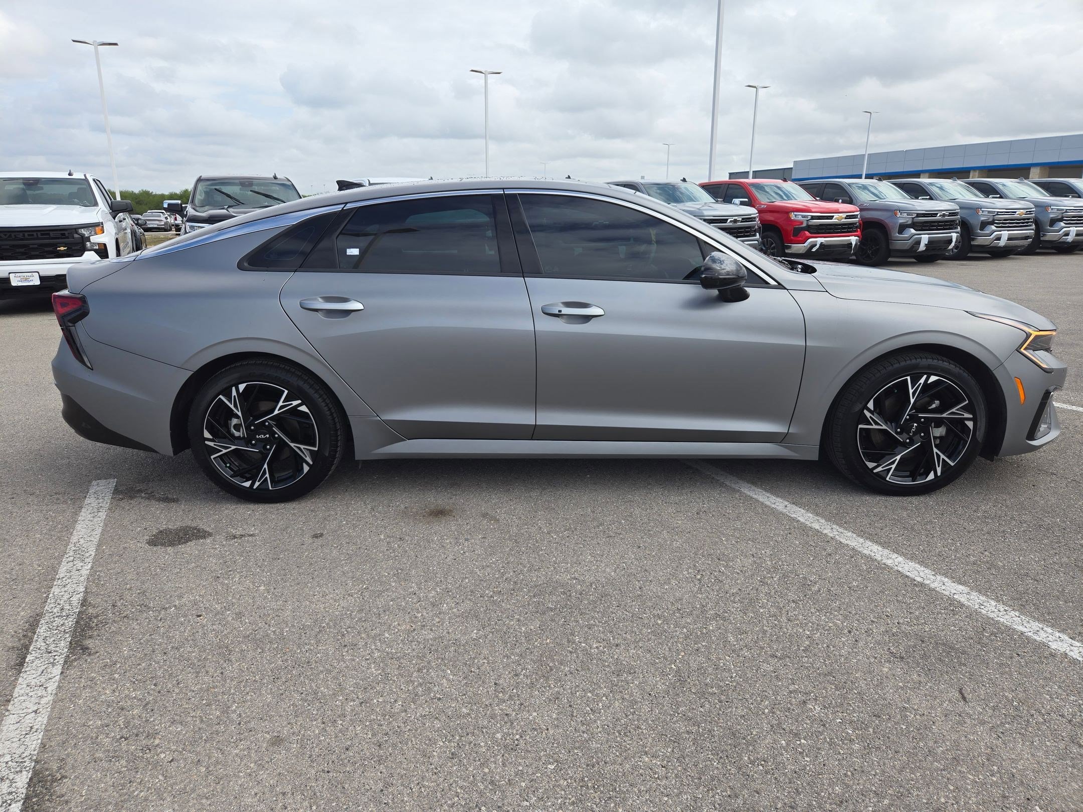 Used 2025 Kia K5 GT-Line w/ GT-Line Premium Package image 2