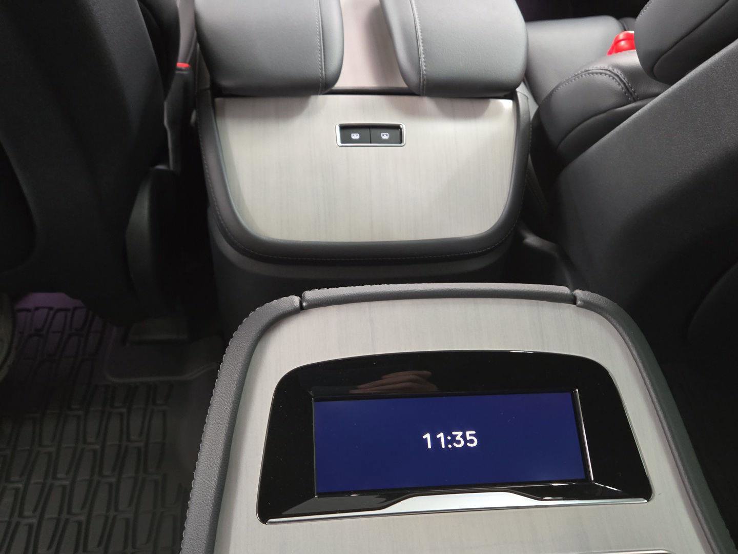 New 2025 Lincoln Navigator L Reserve w/ Jet Appearance Package image 15