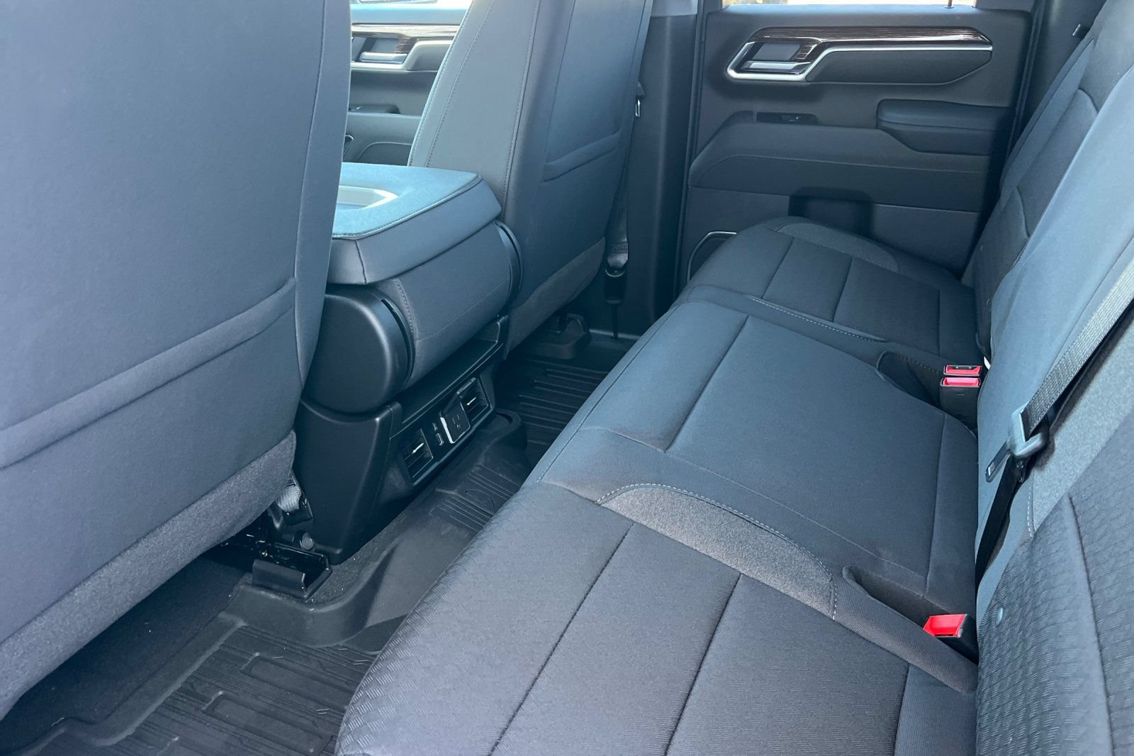 New 2026 GMC Sierra 2500 SLE AWD/4WD image 9