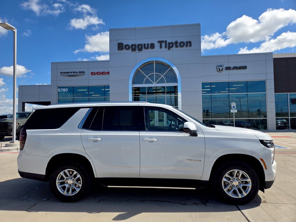 Used 2025 Chevrolet Tahoe LT RWD image 2