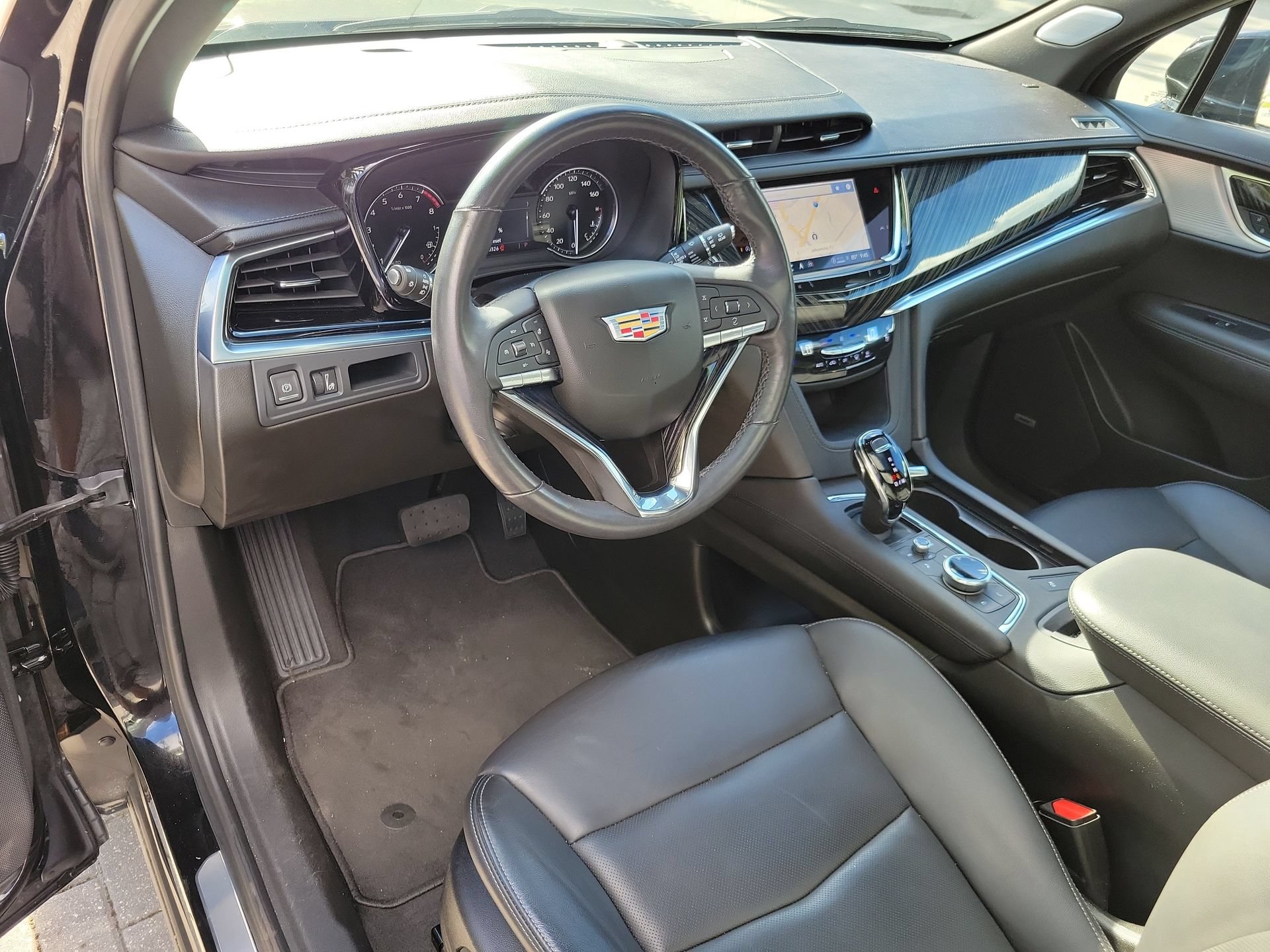 Used 2024 Cadillac XT6 Premium Luxury FWD image 28