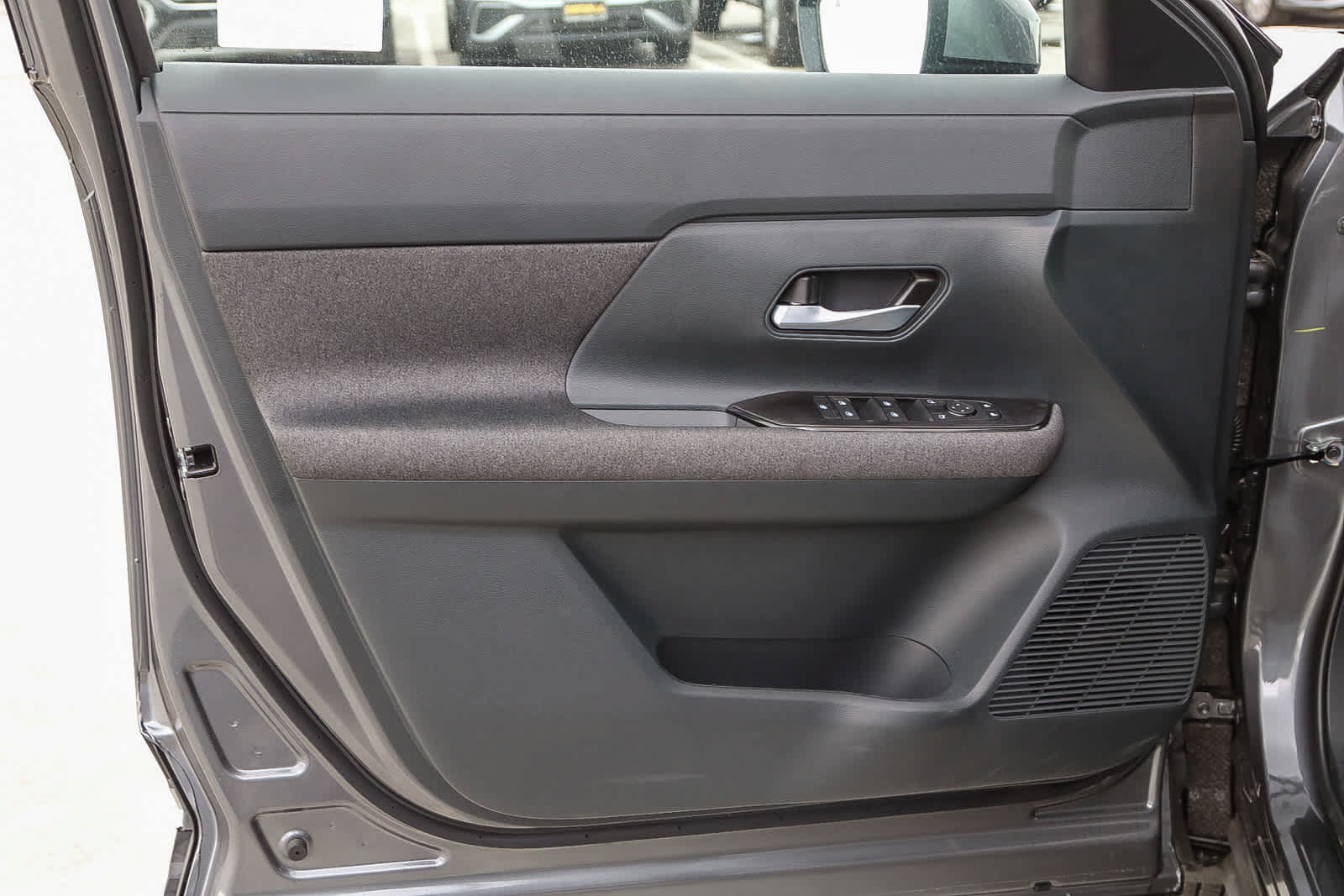 New 2025 Nissan Kicks SV AWD/4WD image 24