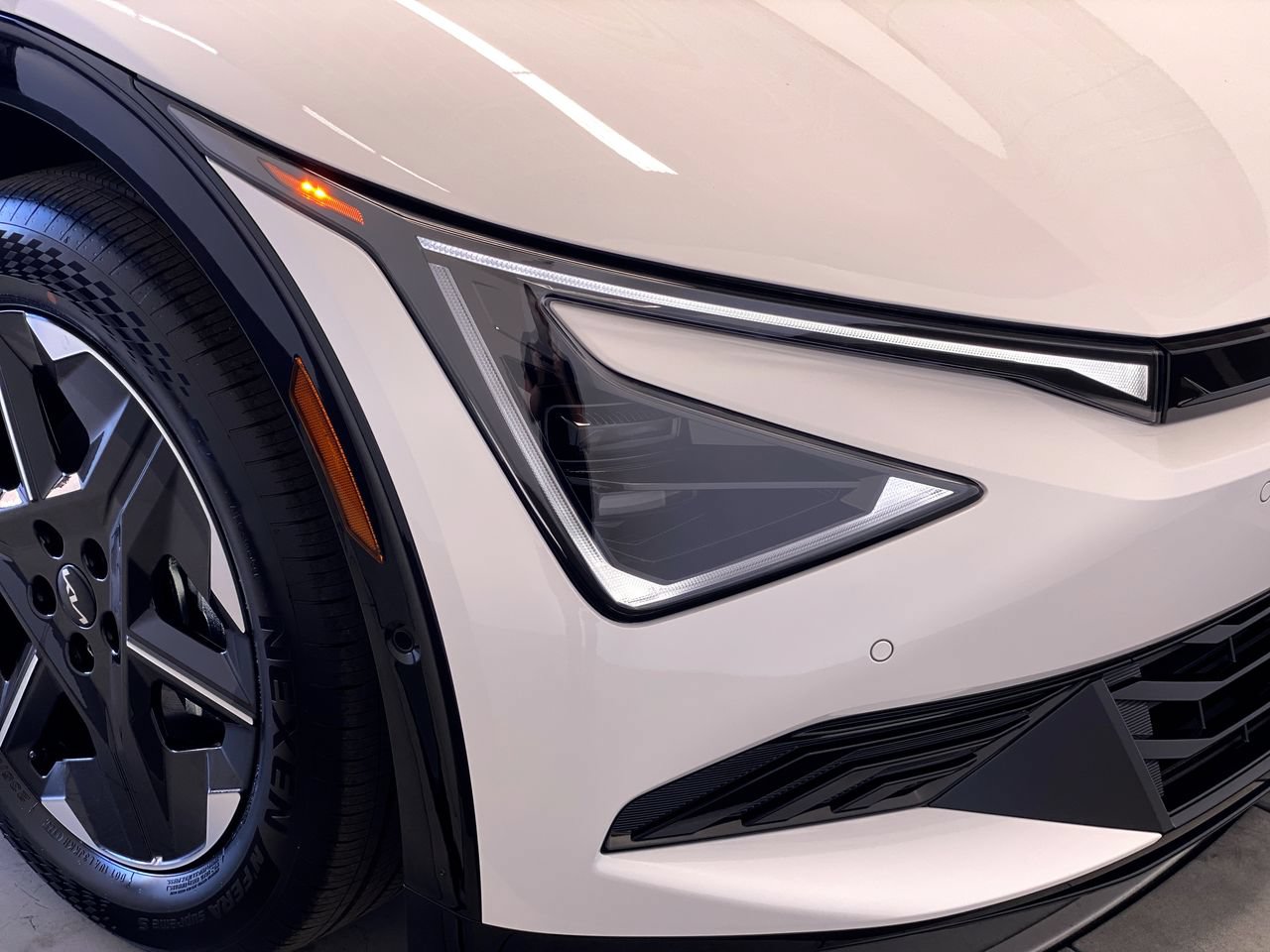 New 2026 Kia EV6 Wind RWD image 11