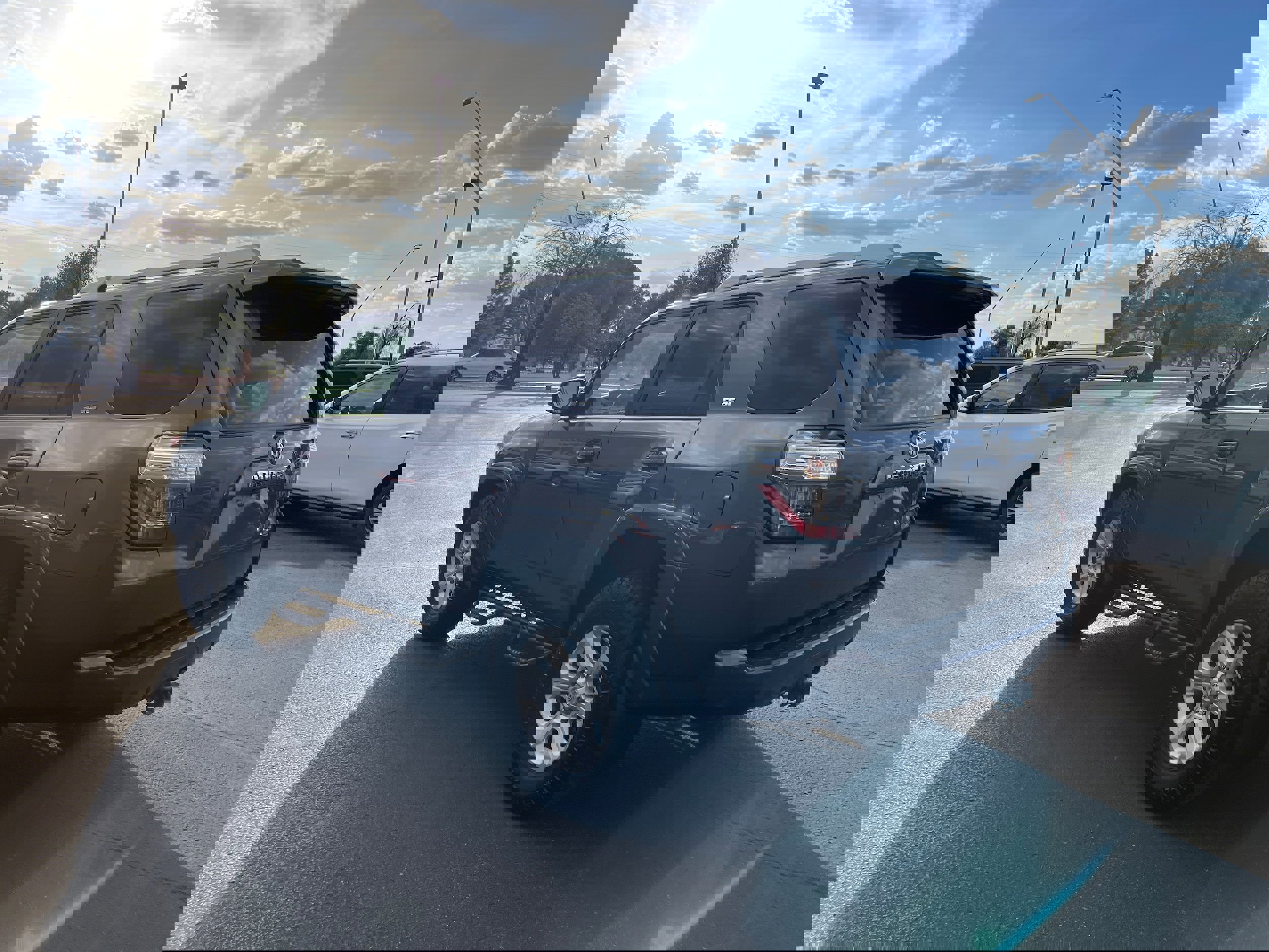 Used 2016 Toyota 4Runner SR5 Premium image 3