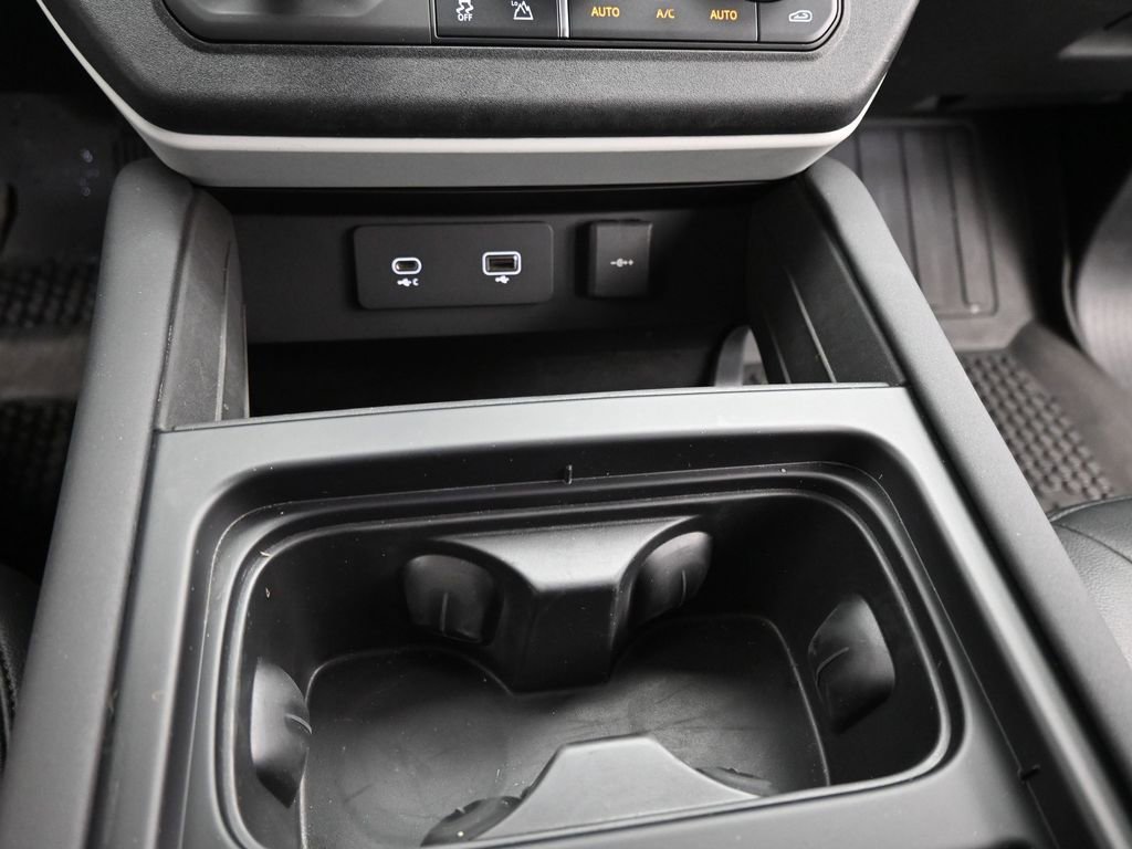 Used 2024 Land Rover Defender 110 S image 15