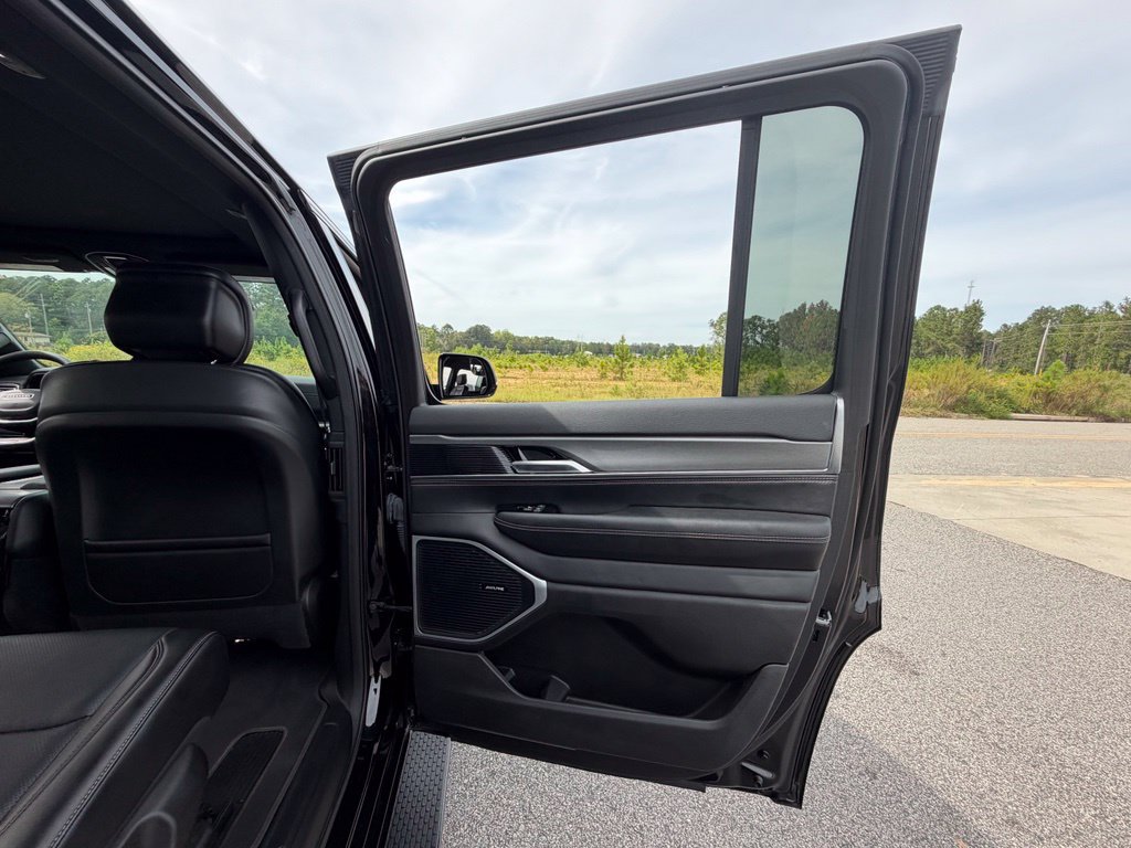 Used 2024 Jeep Wagoneer Series II AWD/4WD image 56