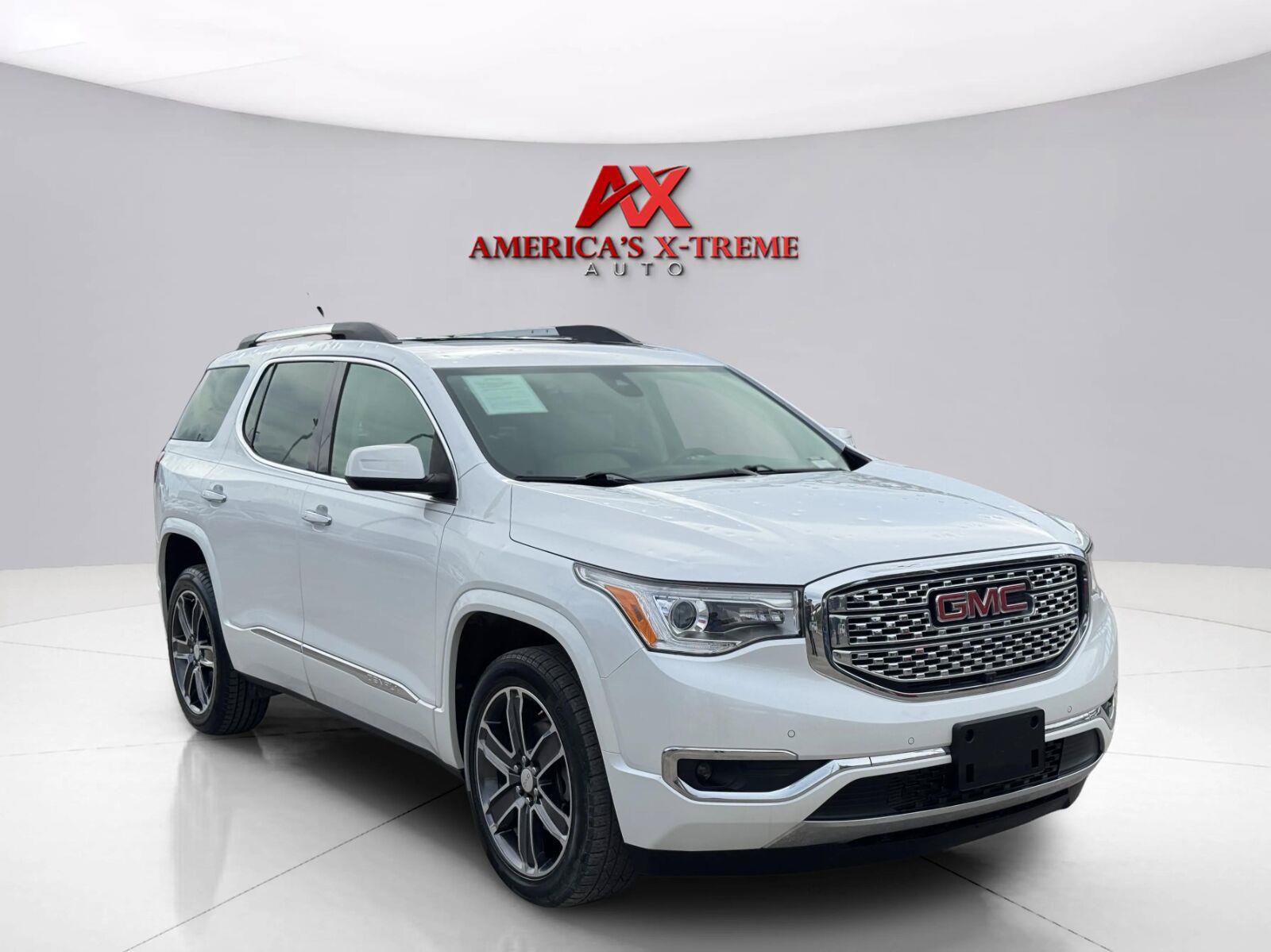 Used 2019 GMC Acadia Denali w/ Technology Package AWD/4WD image 8