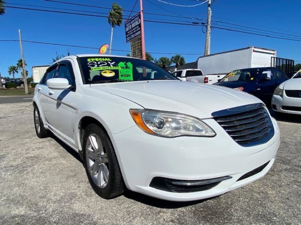 Used 2013 Chrysler 200 Touring image 1