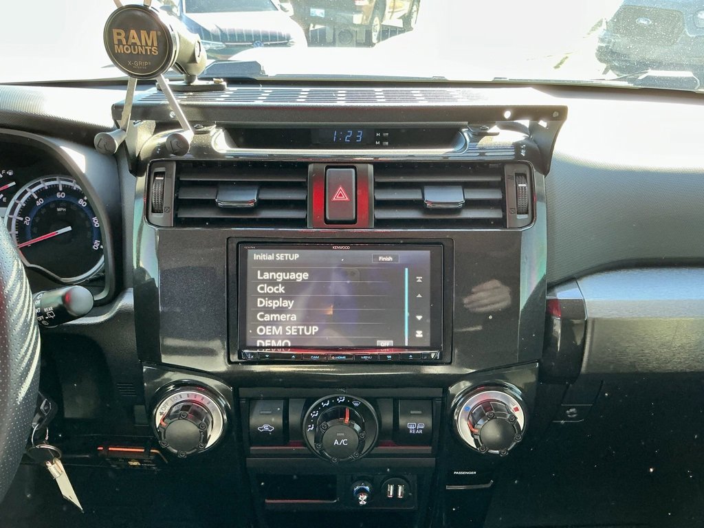 Used 2018 Toyota 4Runner TRD Off-Road Premium image 33