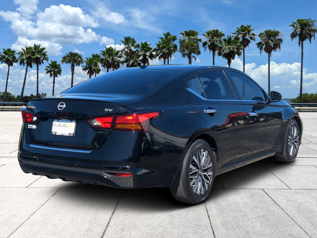 Used 2023 Nissan Altima 2.5 SV FWD image 5